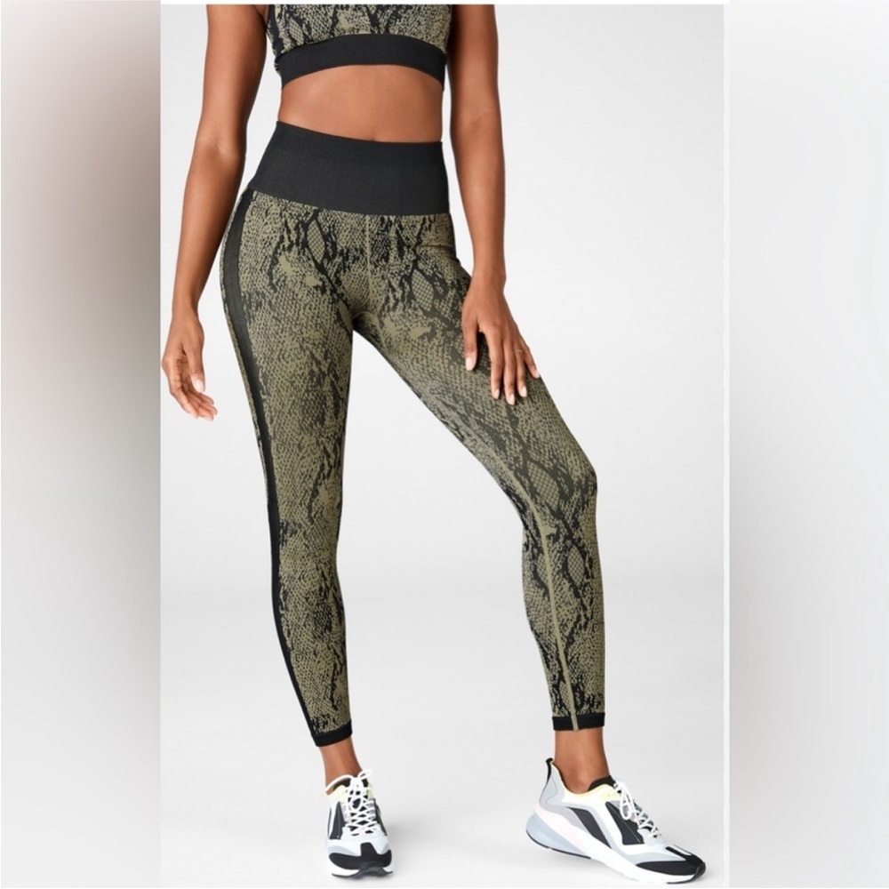 NWT Fabletics Set Size‎ Medium